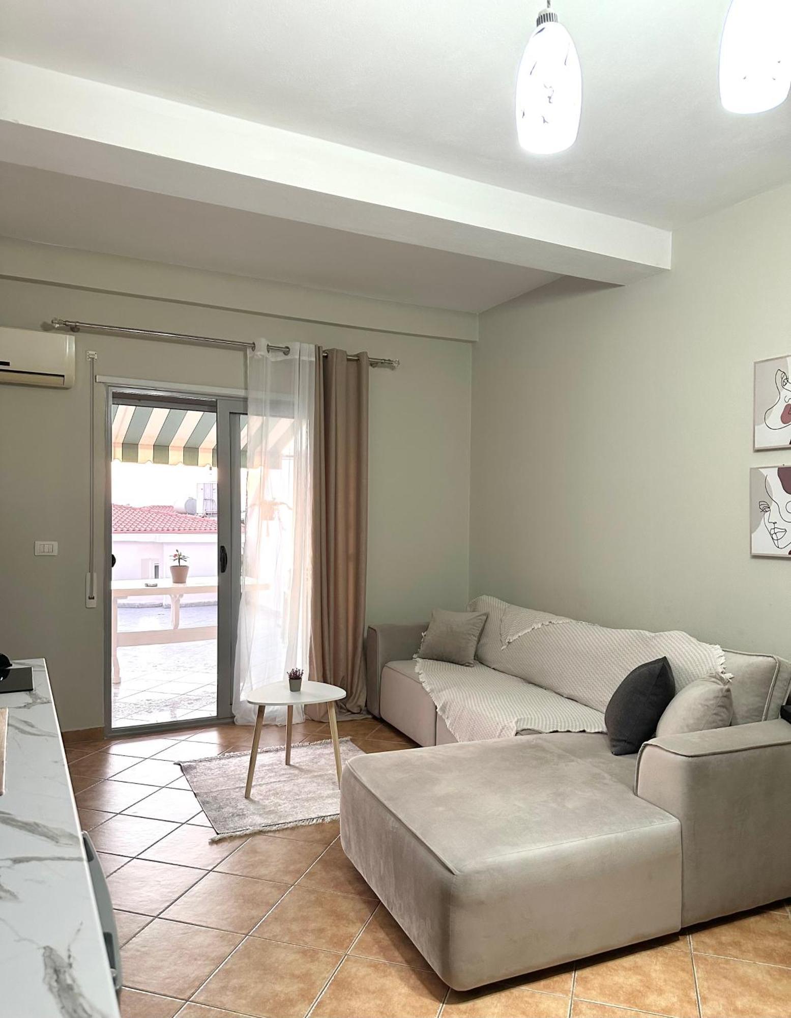 Dn Apartments Vlorë Екстериор снимка